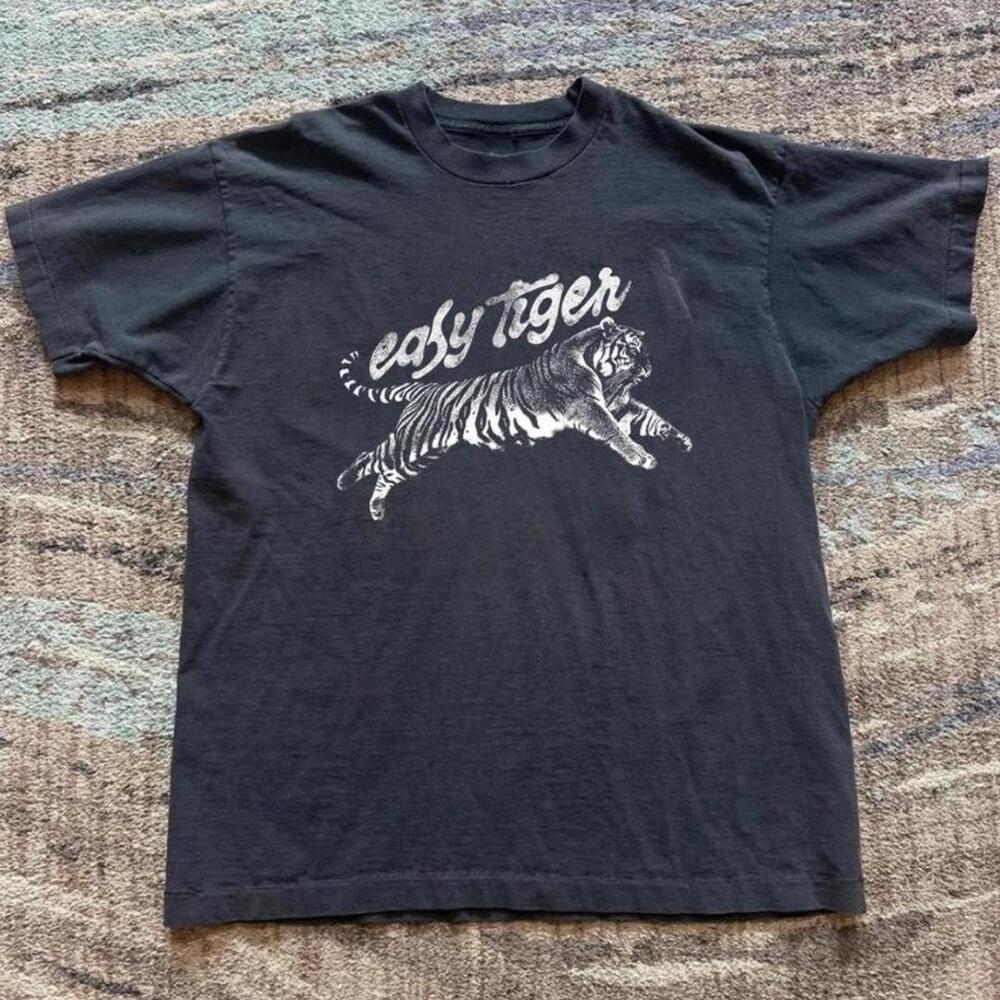 Gildan Men Black T-Shirt, Easy Tiger Black Graphic Tee